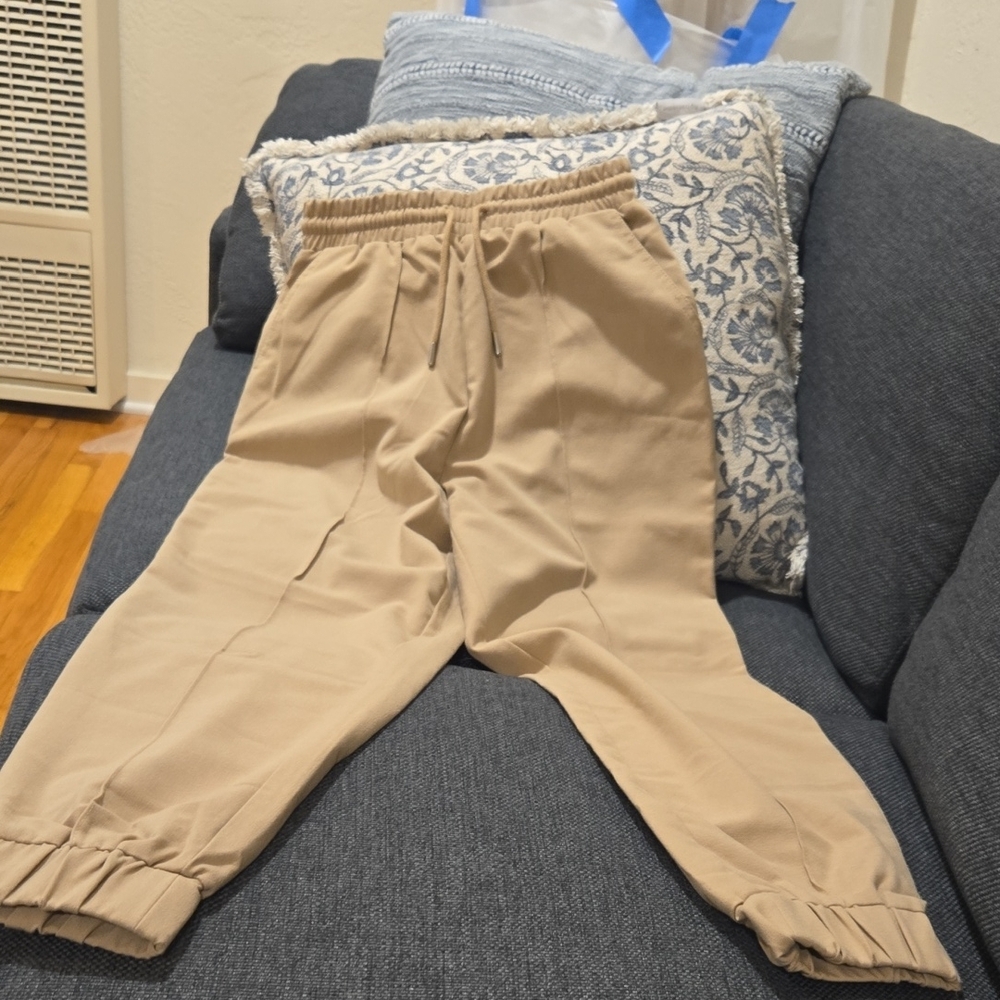 Stradivarius Tan Sweatpants with Relaxed Fit and Tapered Ankles
